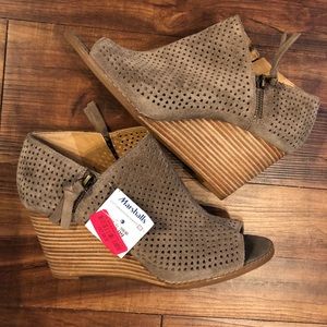 Lucky Brand Jabilo Wedge SZ 10